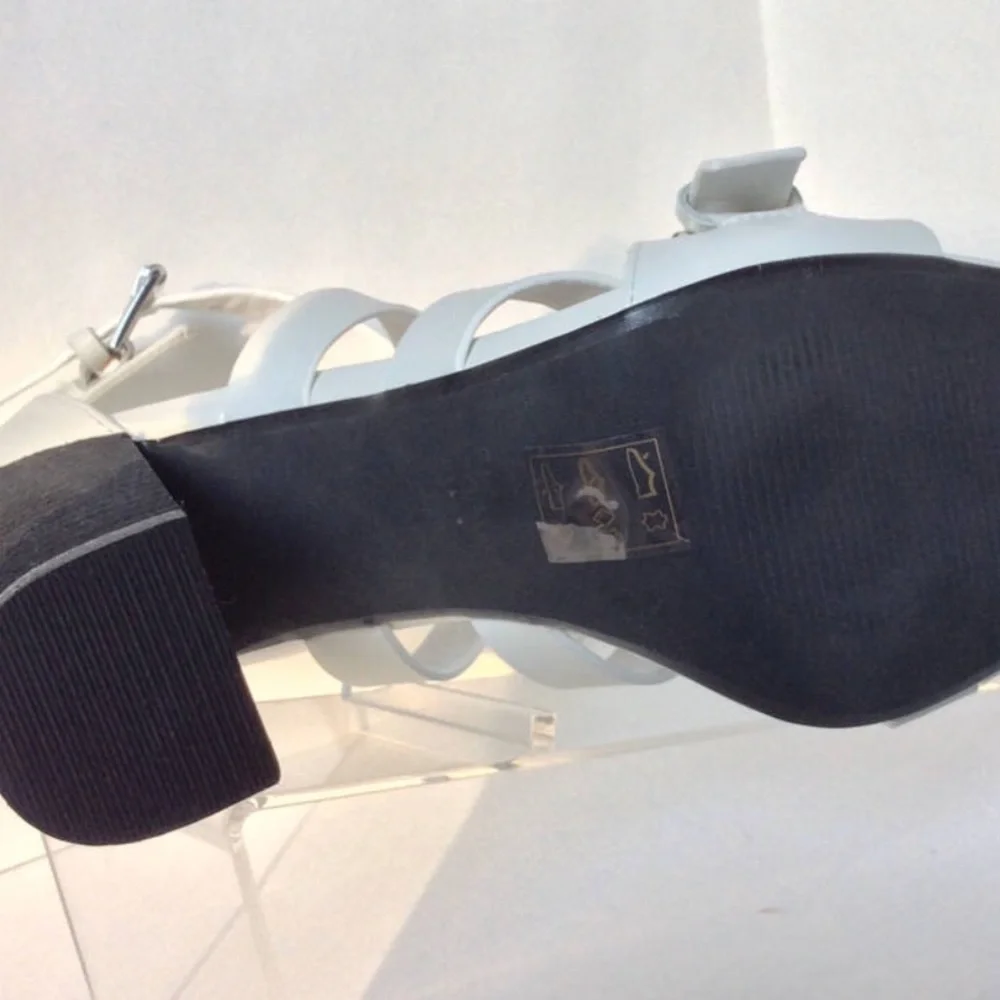 Shelly's  London. White Leather Sandals - Picture 6 of 8